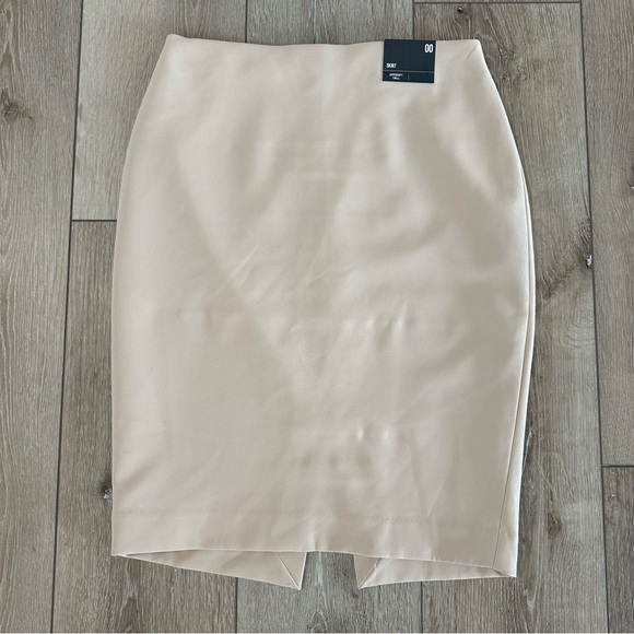 NWT Express Cream Light Tan Pencil Skirt Supersoft Twill Fabric Work Skirt 00